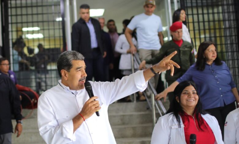 Presidente Maduro exhorta a vencer la guerra económica inducida por el dólar criminal
