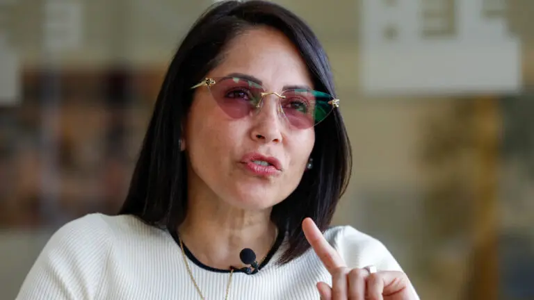 Candidata Luisa González encabeza intención del voto de cara al balotaje en Ecuador