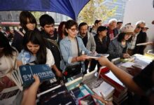 Universidad de Chile entregará gratuitamente libro de Neruda