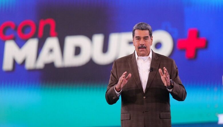 Maduro: Papa Francisco se queda con nosotros, con los humildes, luchando por la justicia