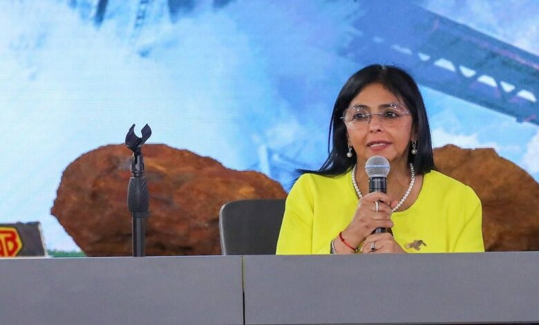Vicepresidenta Rodríguez rechaza «fake» de Reuters sobre producción petrolera venezolana