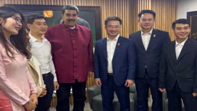 Mandatario venezolano sostuvo encuentro con líderes de la juventud comunista de Vietnam