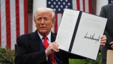 Un tribunal de EE.UU. frena aranceles de Trump por excederse en poderes