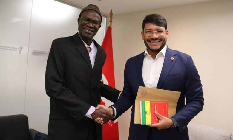 Venezuela recibe a veedores internacionales para elecciones del 25 de mayo