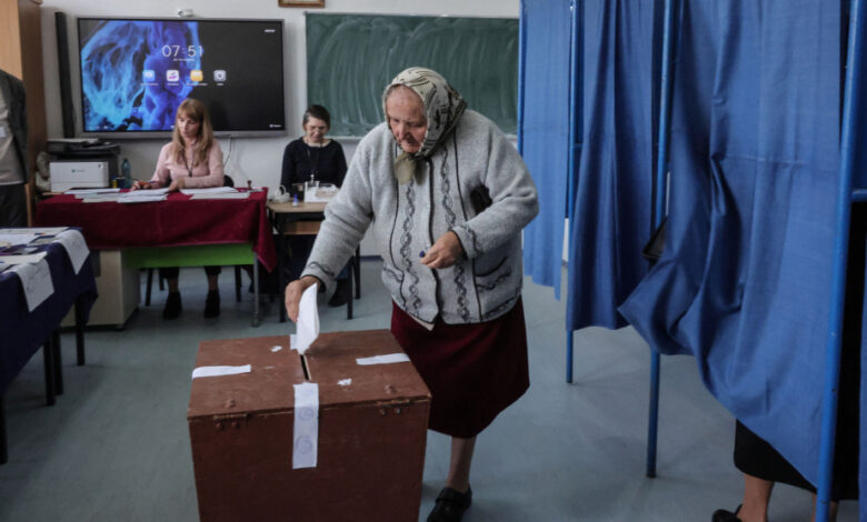 Rumanía celebra la segunda vuelta electoral para elegir presidente