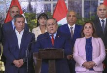Dimite jefe del gabinete peruano antes de moción de censura