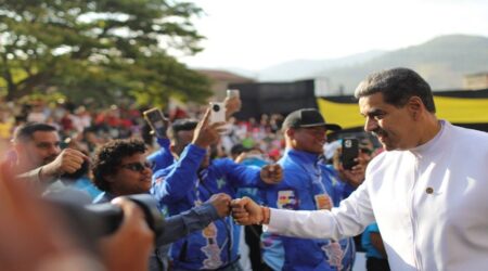 Candidatos del GPPSB entregan al presidente Maduro Plan Legislativo 2026-2031