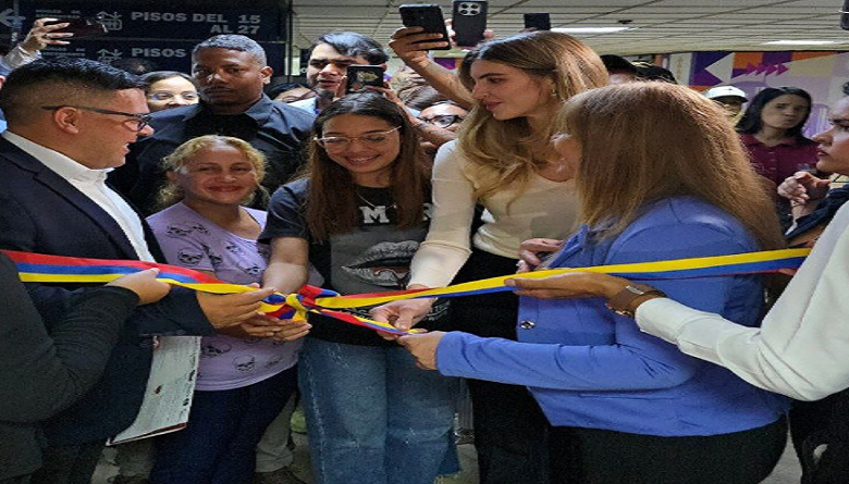 El jefe de Gobierno de Caracas (GDC), Nahúm Fernández, destacó que la apertura de esta oficina responde al compromiso gubernamental de brindar apoyo a los migrantes venezolanos
