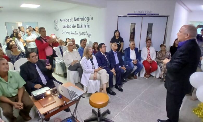 Servicio de Nefrología del Hospital Tórax devela placa honor al Dr. Carlos Rendón Bartolozzi