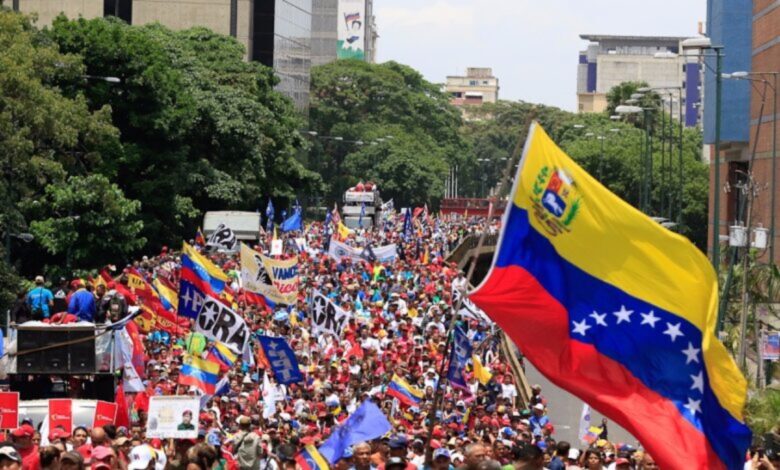 Gran Polo Patriótico cierra campaña electoral con mega marcha hasta Miraflores