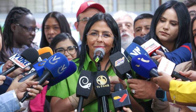 Vicepresidenta: «El camino es la democracia, y queda desechado el extremismo y el fascismo»