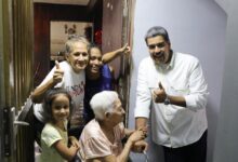 Presidente Maduro entrega totalmente rehabilitado Urbanismo 10 de Marzo en La Guaira