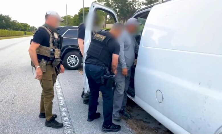 Más de mil arrestos en redada migratoria en Florida, EEUU