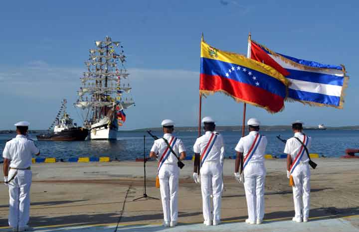Buque Escuela Simón Bolívar arribó al puerto de Cienfuegos, Cuba