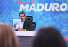 Gobernaciones deben adaptarse a los nuevos tiempos y superar la burocracia, exige Maduro