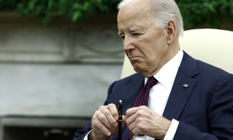 Identifican a cuatro funcionarios que firmaron documentos en nombre de Biden