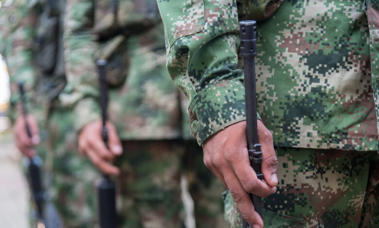 Grupo armado secuestra a decenas de militares en Colombia