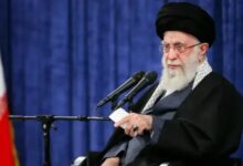 Líder de Irán advierte a EEUU que no intervenga