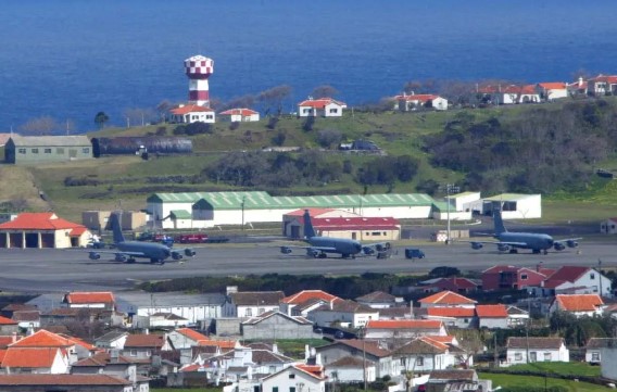 Portugal autorizó a EEUU para usar base aérea en las Azores