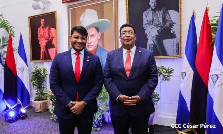 Secretario Ejecutivo de ALBA-TCP revisó acuerdos con canciller de Nicaragua