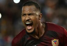 Venezuela derrota 2-0 a Bolivia y mantiene viva esperanza mundialista