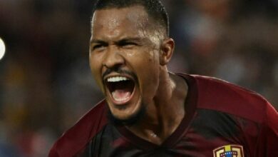 Venezuela derrota 2-0 a Bolivia y mantiene viva esperanza mundialista