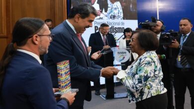 Presidente Maduro entregó Premio Nacional de Periodismo Simón Bolívar 2025