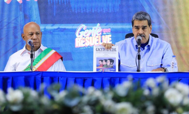 Maduro acompaña a Reyes Reyes en su juramentación como gobernador de Lara