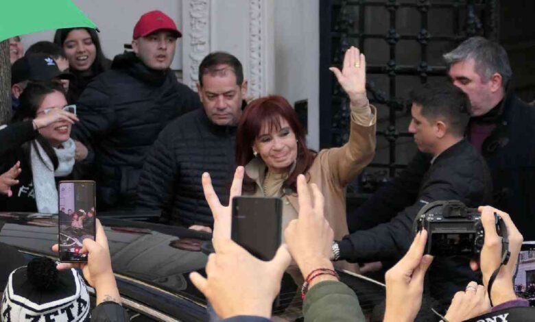 Abogados de Cristina Fernández piden prisión domiciliaria en Buenos Aires