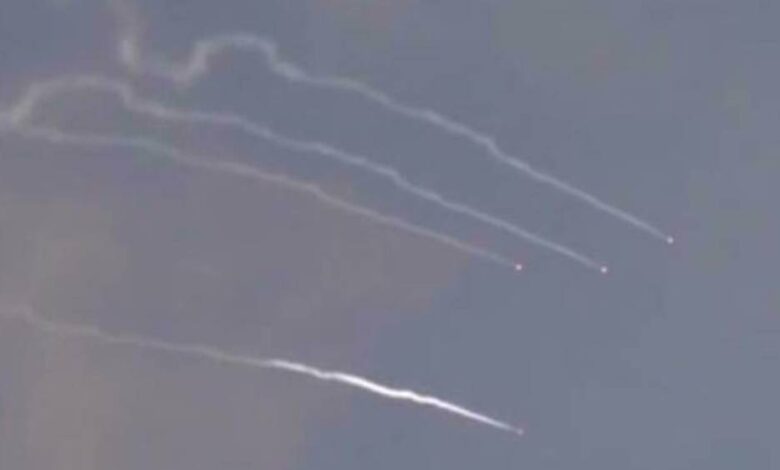 Un bombardeo masivo de misiles y drones iraníes arrasan los territorios ocupados