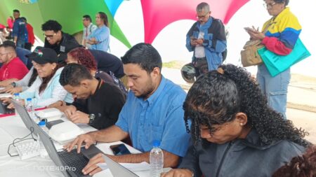 Comunas de Caracas cargan sus ACA en Plataforma de Gobierno Comunal