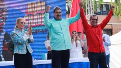 Adán Chávez asume como gobernador de Barinas acompañado por el presidente Maduro