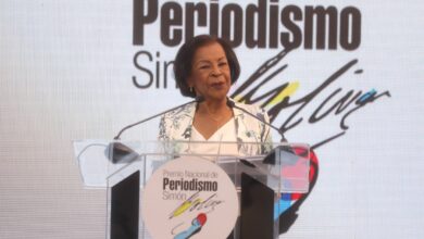 Ganadora del Premio Único de Periodismo hizo un enérgico llamado a la paz mundial