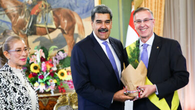 Gobierno Bolivariano condecora a embajadores de Belarús y Líbano por destacada labor diplomática