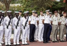 Francia entrega oficialmente sus últimas bases militares en Senegal