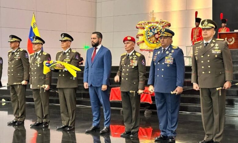 Venezuela conmemora 214 años de la Declaración de Independencia con izada de pabellón en el Panteón