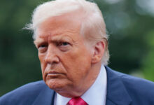 Trump pide presentar ciertos materiales judiciales del caso Epstein