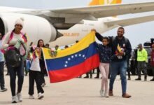 Retornan a Venezuela 204 migrantes en vuelo directo desde EE.UU.