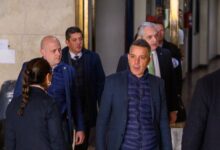 Alberto Fernández declara en Comodoro Py por el escándalo de los seguros