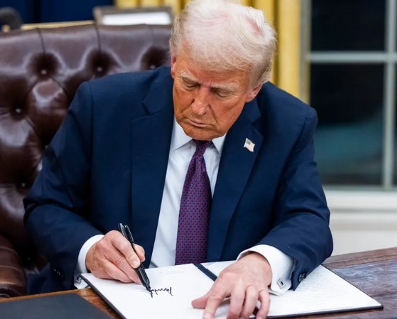 Trump aplaza hasta el 1° de agosto entrada en vigencia de aranceles recíprocos