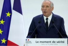 Francia anuncia plan de ajuste fiscal para financiar gasto militar