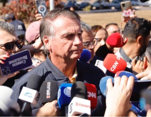 Bolsonaro enfrenta posible prisión por incumplir restricciones judiciales