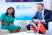 Venezuela y Türkiye revisaron planes sobre exploración, producción y comercialización de petróleo