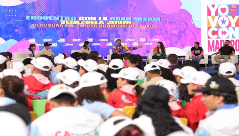 Presidente Maduro llama a la juventud a formar parte de la transformación comunal