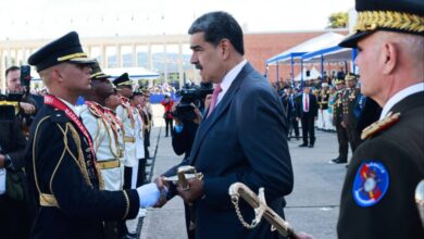Presidente Maduro insta a nuevos oficiales asumir construcción de una FANB moderna y científica