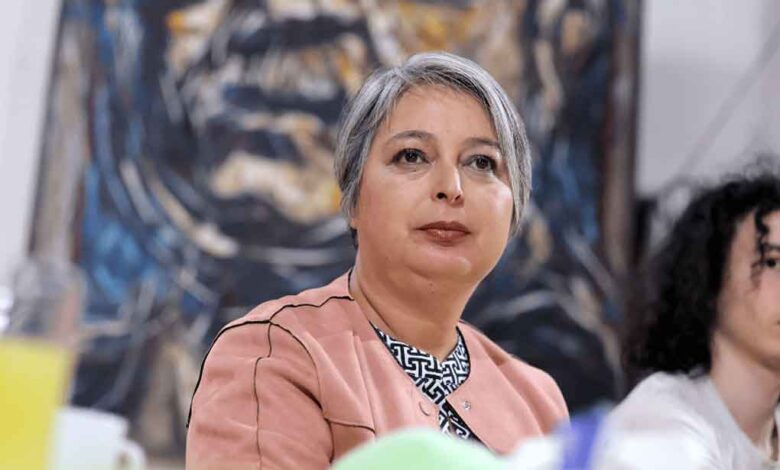 Candidata Jeannette Jara lidera encuestas en Chile, pero disminuye su ventaja