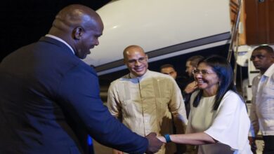 Vicepresidenta Rodríguez asiste a la toma de posesión de presidenta de Surinam