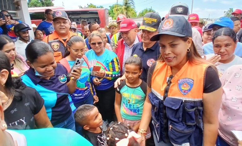 Gobernadora del estado Bolívar atendió afectados por crecida del río Orinoco