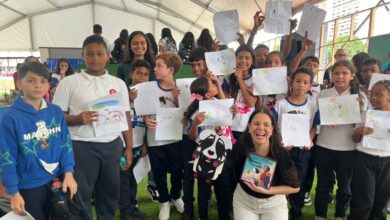 CESB presentó nuevas ediciones de la revista Libertador Ocho Estrellas y un cuento infantil en la Filven