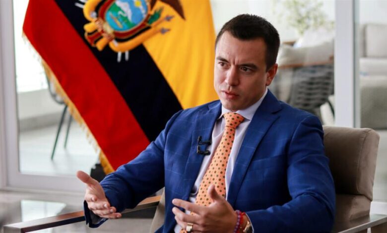 Fusión de ministerios y despidos de funcionarios públicos marcan semana en Ecuador